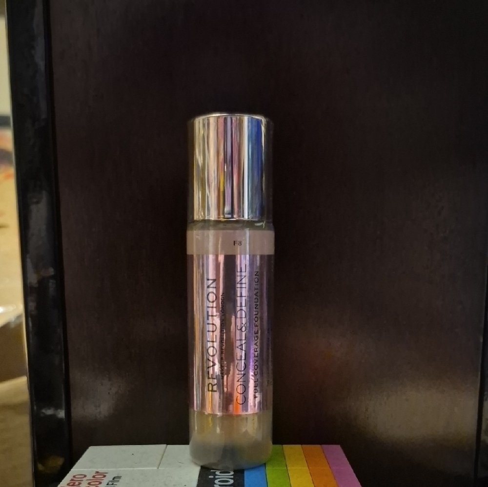 Revolution Conceal & Define Full Coverage Foundation